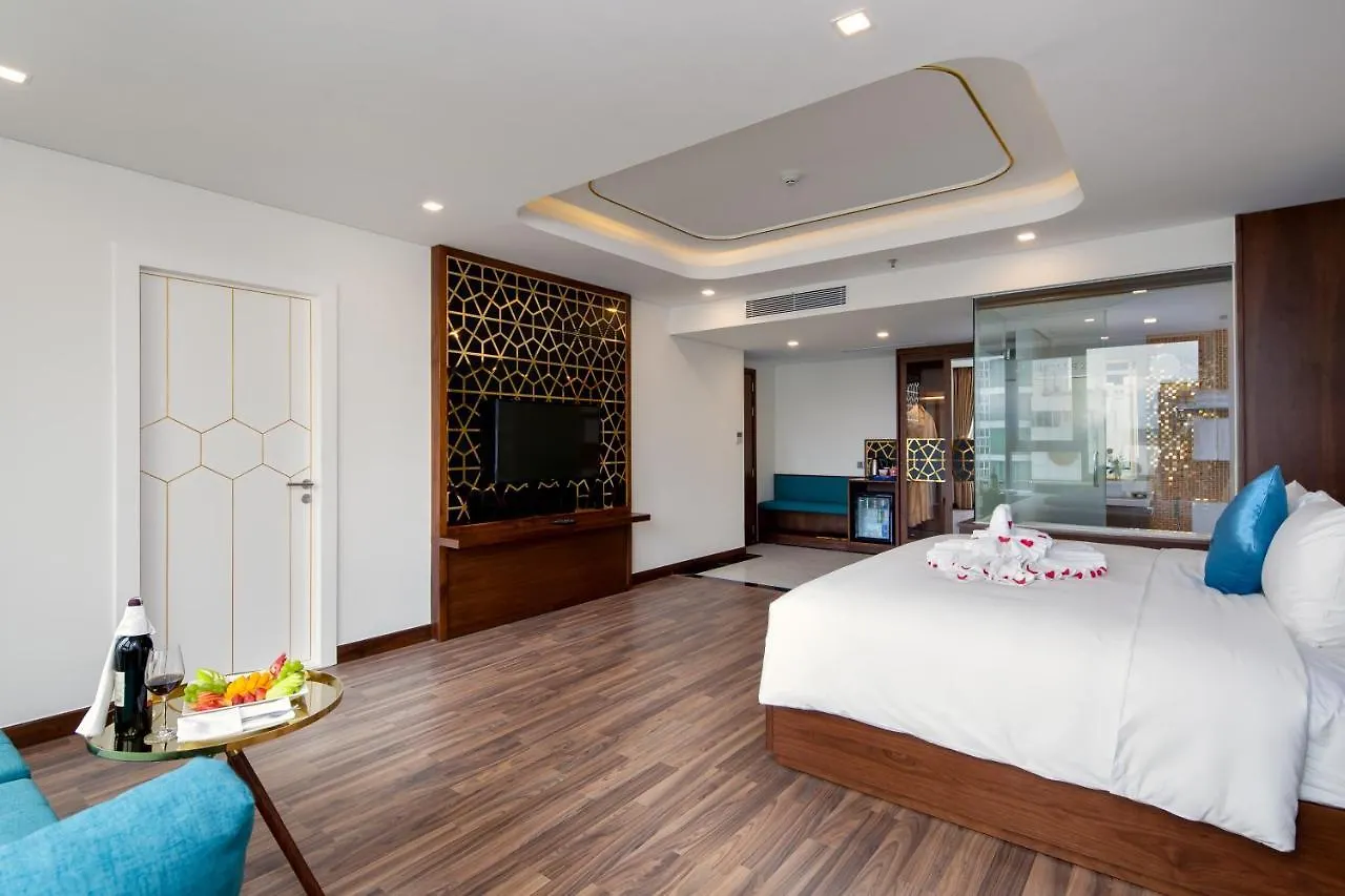 Cn Palace Boutique Hotel & Spa Da Nang 4*,